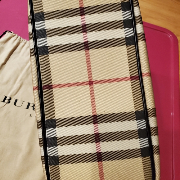 Authentic Burberry Purse - Picture 4 of 5
